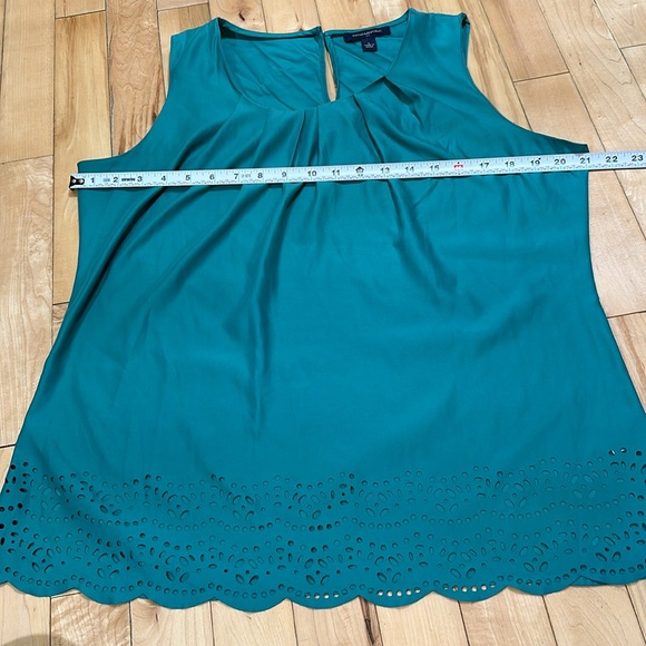 Banana Republic Sleeveless Blouse - Picture 6 of 8